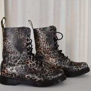 Dr. Marten 1460 Leopard Print Smooth Boot